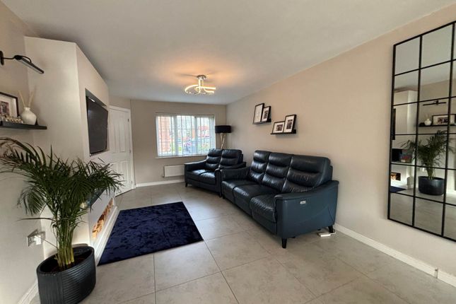 18, Meadow Nook Drive, Lathom photo 2