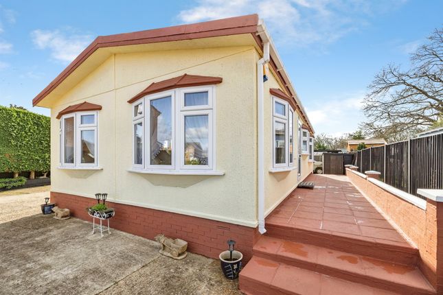 2-bed caravan on 51, Brookside Caravans, Eastbury Road, Watford, £300,000
