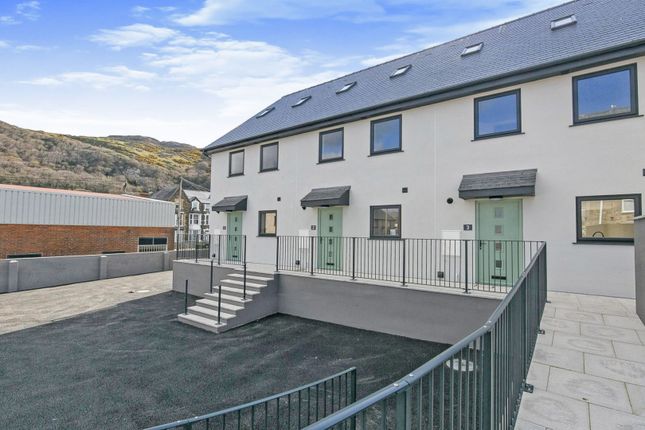 Thumbnail Town house for sale in Crud Y Mor, Barmouth