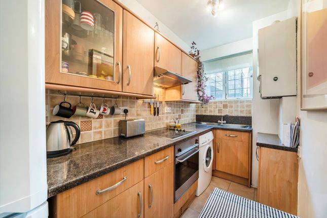 3, Streatham Close, London photo 3