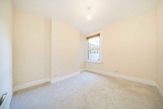121, Trevelyan Road, London photo 4