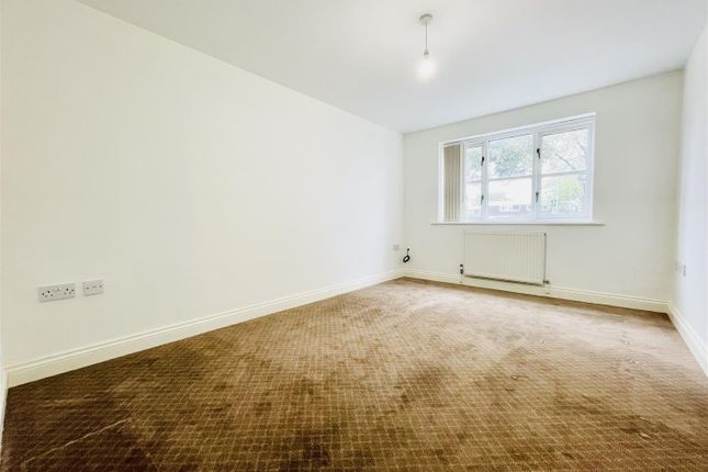 Tredwells Court, Littleworth Street photo 5