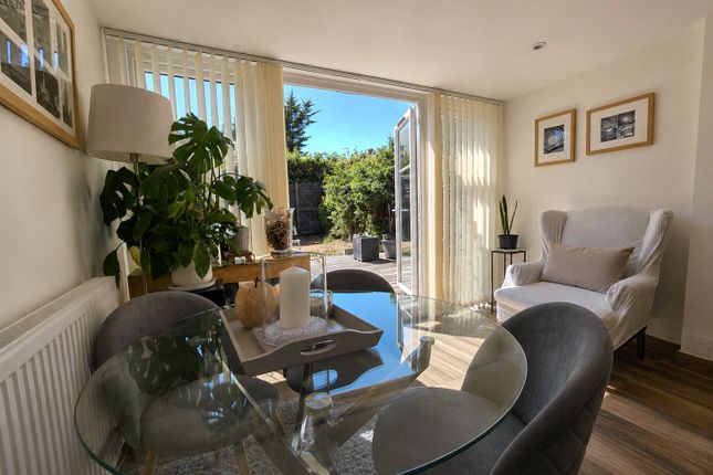 13, Hetherington Way, Greater London photo 4