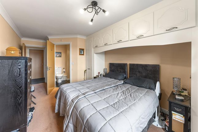 Flat 6, 1 Ling Court, Menston photo 4