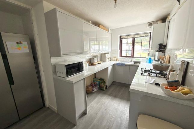 7, Coulson Court, Luton photo 3