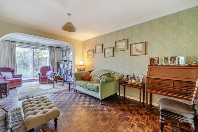 22, Blenheim Orchard, Cheltenham photo 2
