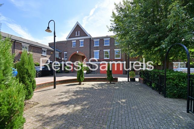 Town house to rent in Lockesfield Place, Isle Of Dogs, London, Docklands