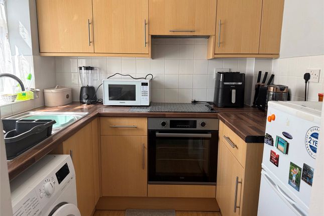 16, Briar Close, Somerset photo 3