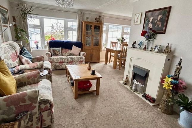 21 The Tides,, Doniford, Somerset photo 4