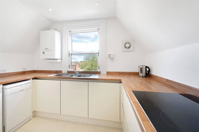 Flat 5, 68, Grove Park Road, London photo 3