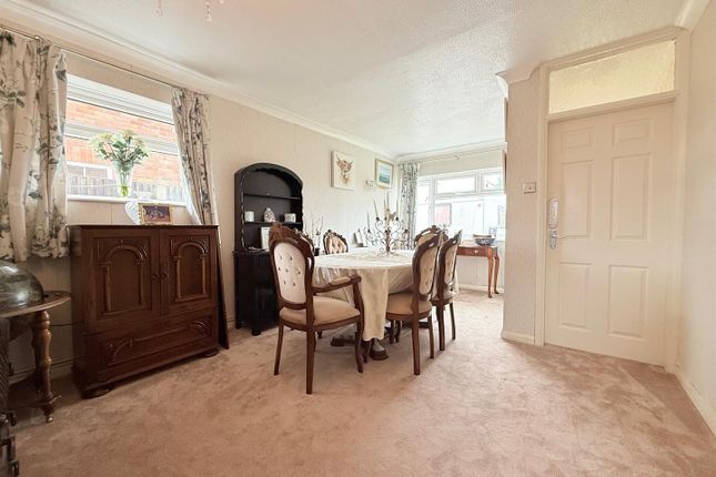 34, Mill Road, Great Yarmouth photo 2