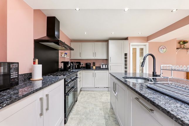 24, Myerscroft, Otley photo 4