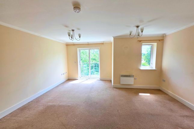 Flat 9, Stanton House, Coxhill Way, Aylesbury photo 2