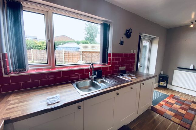 24, Newlands Avenue, Tyldesley photo 4