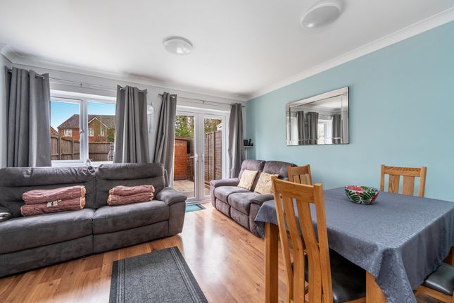120, Jersey Drive, Wokingham photo 3