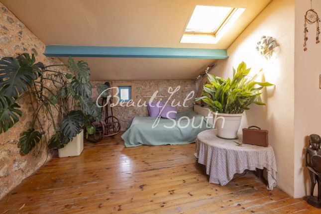 Detached house for sale in Estagel, 66310, France
