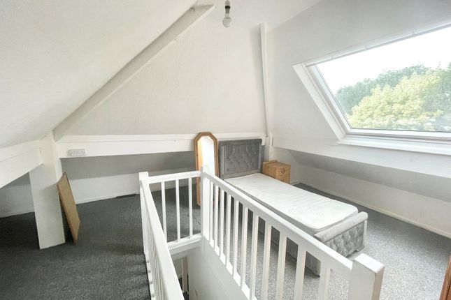 33, Nottingham photo 5