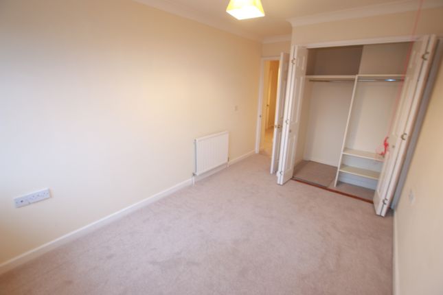 Flat for sale in Northcourt Avenue, Berkshire, Reading