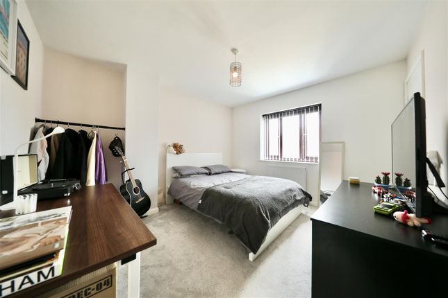 42, Beech Close, Hull photo 4