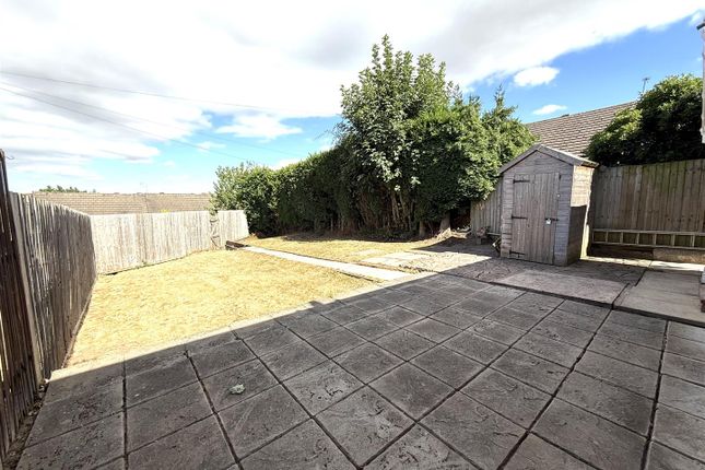 3, Sutton Close, Rugeley photo 2