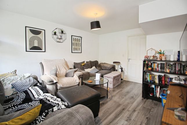 1, Frobisher Avenue, CASTLEFORD photo 4