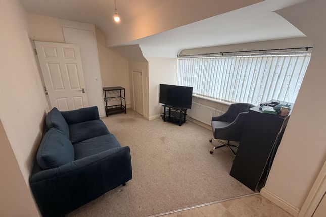 Flat 3, 31 Shirley Road, Acocks Green, BIRMINGHAM photo 2