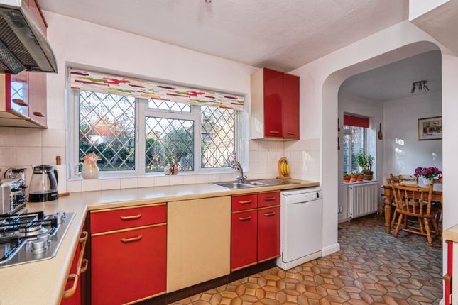 84, Lovelace Drive, Surrey photo 2