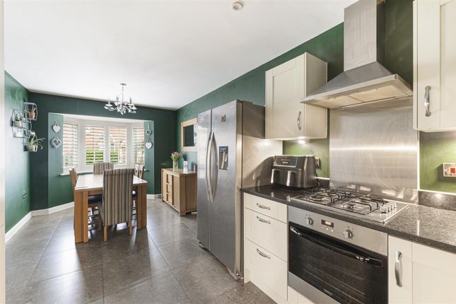 13, Hadlow Close, Maidstone photo 3