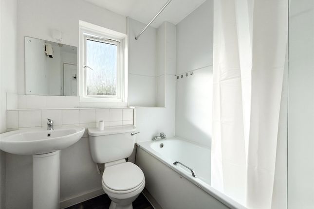 30, Evelyn Denington Road, London photo 5