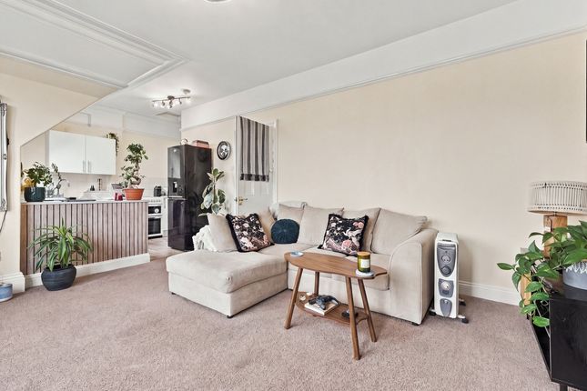 Valkyrie Road, Westcliff-on-sea photo 4