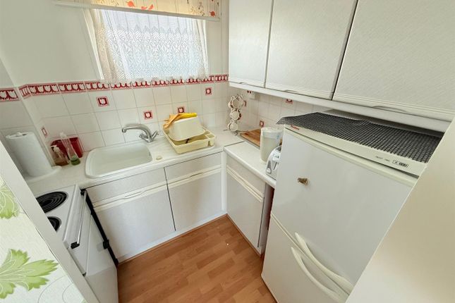 152, Beach Road Chalet Park, Great Yarmouth photo 3