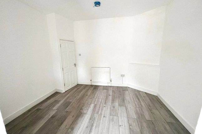Room 2, 62, Priory Crescent, Southend-on-Sea photo 2