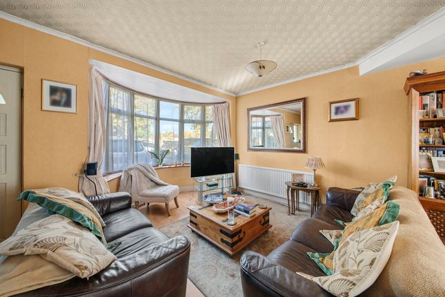 Gainsboro Gardens, Greenford photo 3