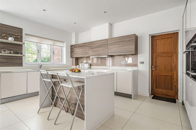 3 The Mews, Cobden Hill, Radlett photo 4