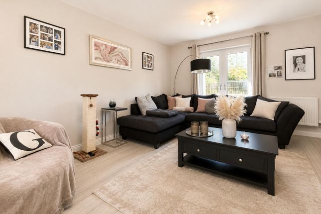 29 Tan Y Bryn Gardens, Aberdare photo 3