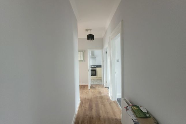 1083 2/3, Tollcross Road, Glasgow photo 5