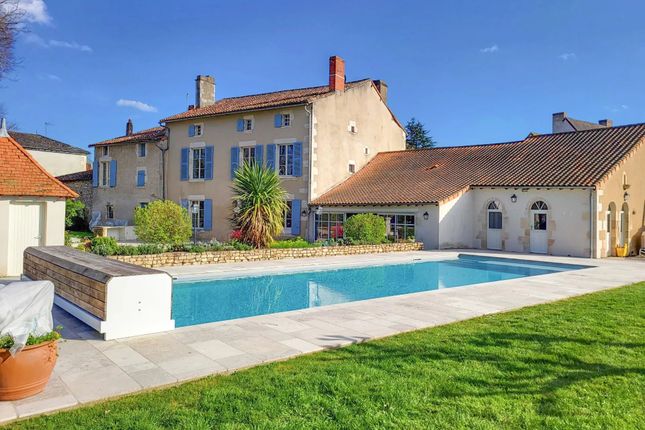 Thumbnail Property for sale in Saint-Savin, Poitou-Charentes, 86310, France