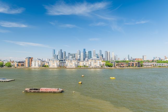 44, Wood Wharf Apartments, Horseferry Place, London photo 3