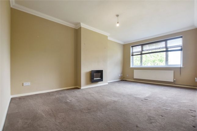 37, Alton Close, Kent photo 2