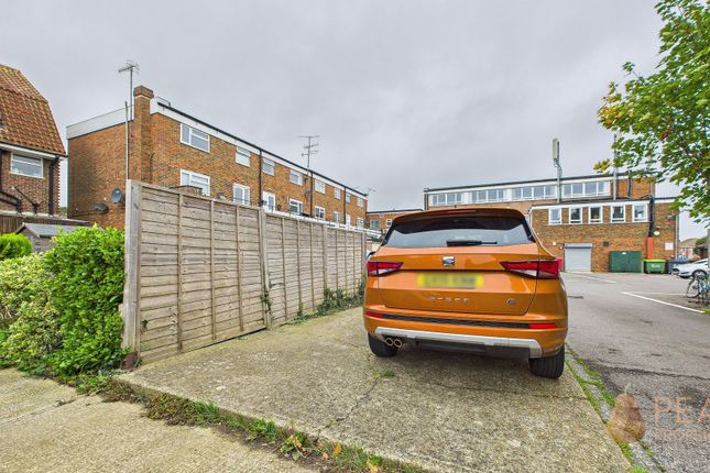 144 Aldsworth Avenue, Worthing photo 4