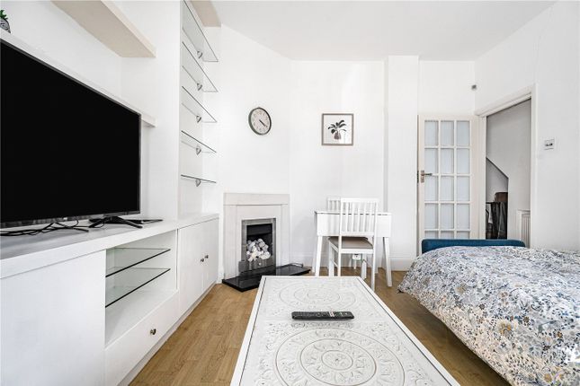 Flat B, 48, Danvers Road, London photo 3