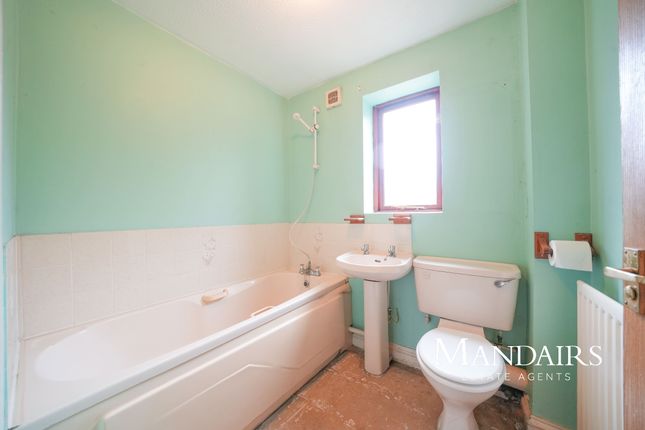 68 Farriers Court, Peterborough photo 3