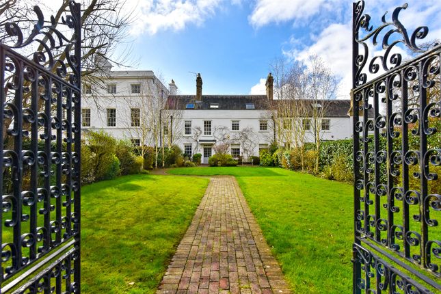 Terraced house to rent in Winkfield Lane, Winkfield, Windsor, Berkshire