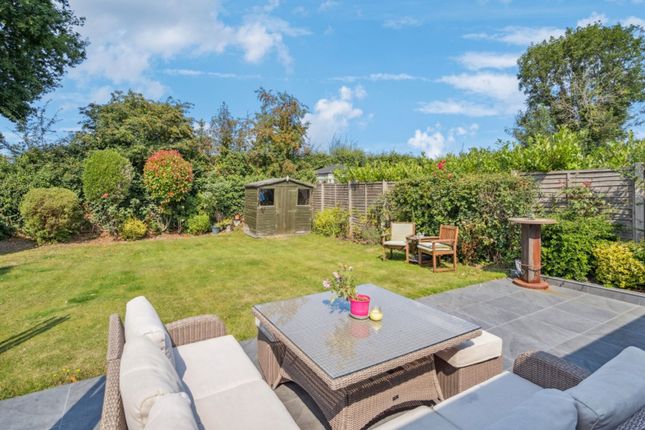 2 Cherrycroft Drive, High Wycombe photo 4