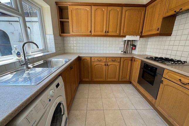 16a Warley Hill, Warley, Brentwood photo 2