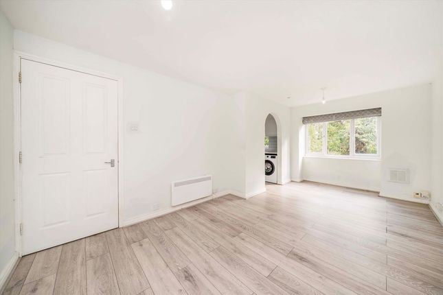 Heathcote Road, St Margarets photo 2