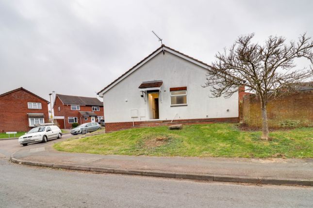 Thumbnail Semi-detached bungalow to rent in Heatherbrook Road, Leicester