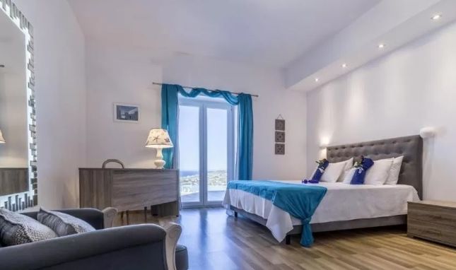 Villa for sale in Παροικιά Θέση Κορακιά, Paros 844 00, Greece