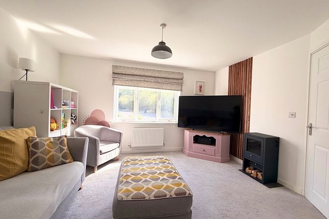 25, Chaffinch Drive, Loughborough photo 3