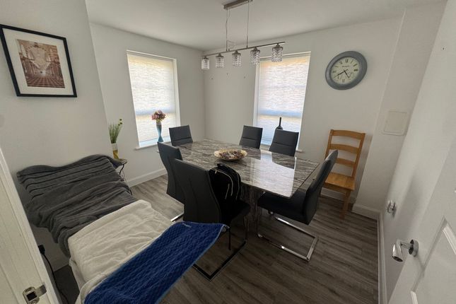 24 Bedivere Road, Crawley photo 3